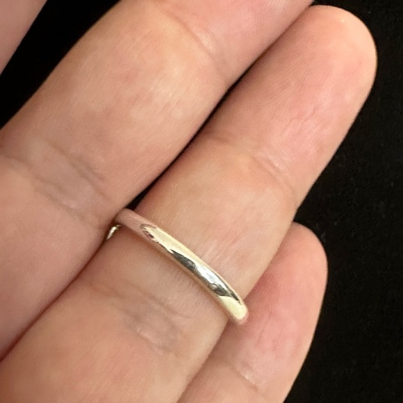 Beautiful Ring Size 7.25 - Picture 2 of 3